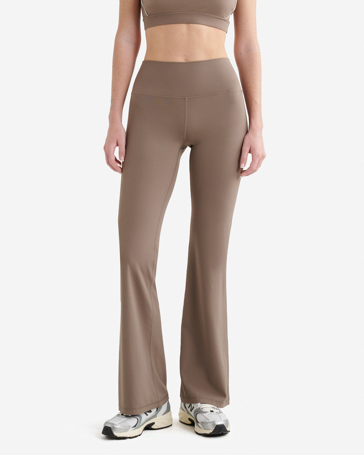 Restore Stretch Flare Legging / FALCON BROWN