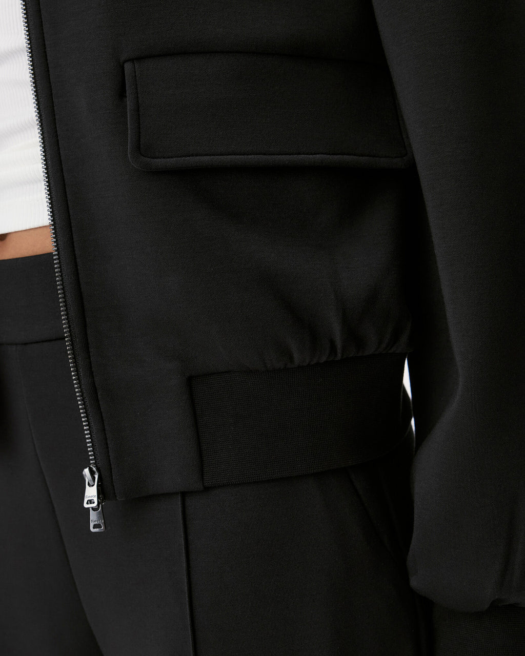 Roam Jacket / BLACK