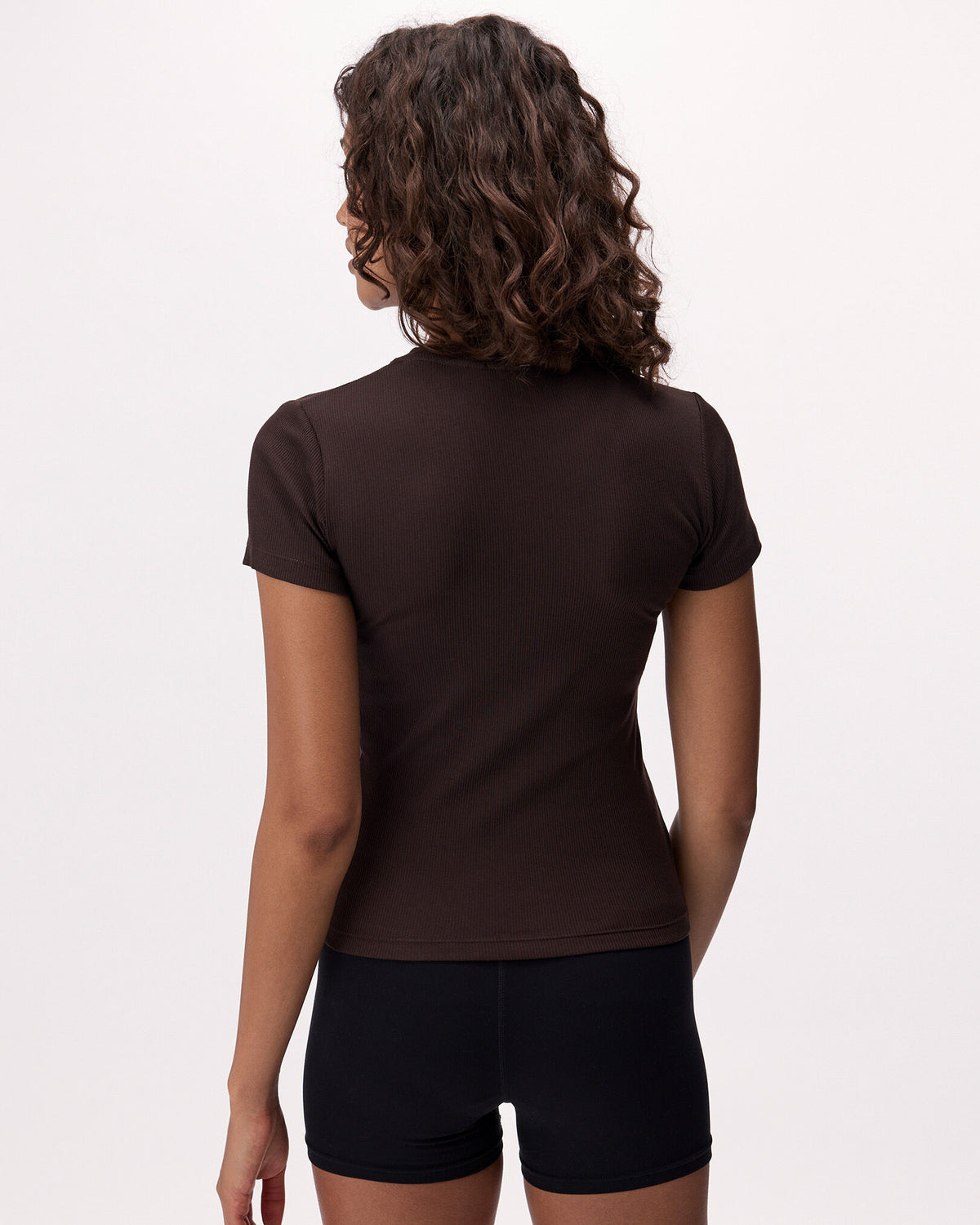 Roam Rib Fitted Short Sleeve Top / BLACK COFFEE