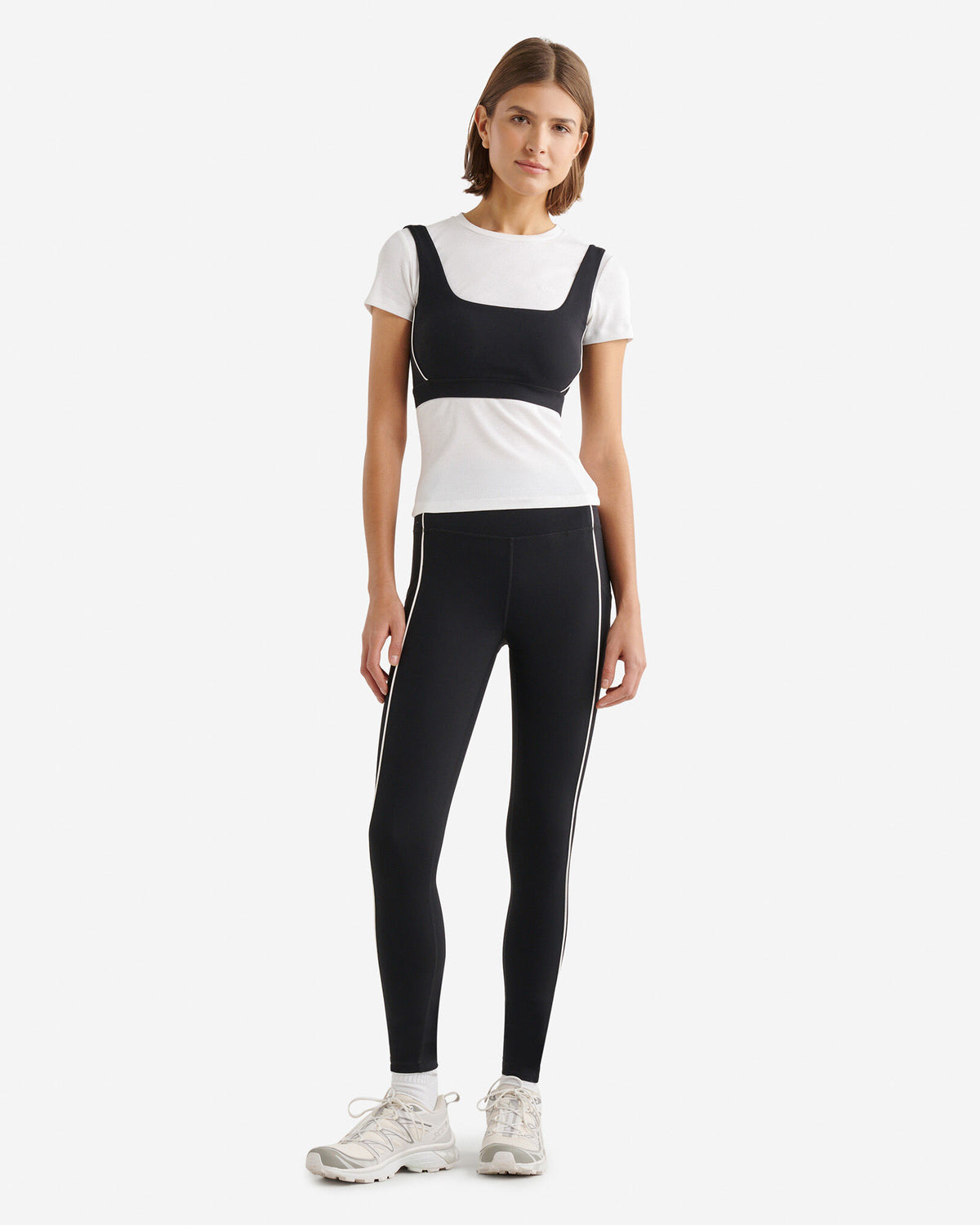 Restore Stretch Piped Sports Bra / BLACK
