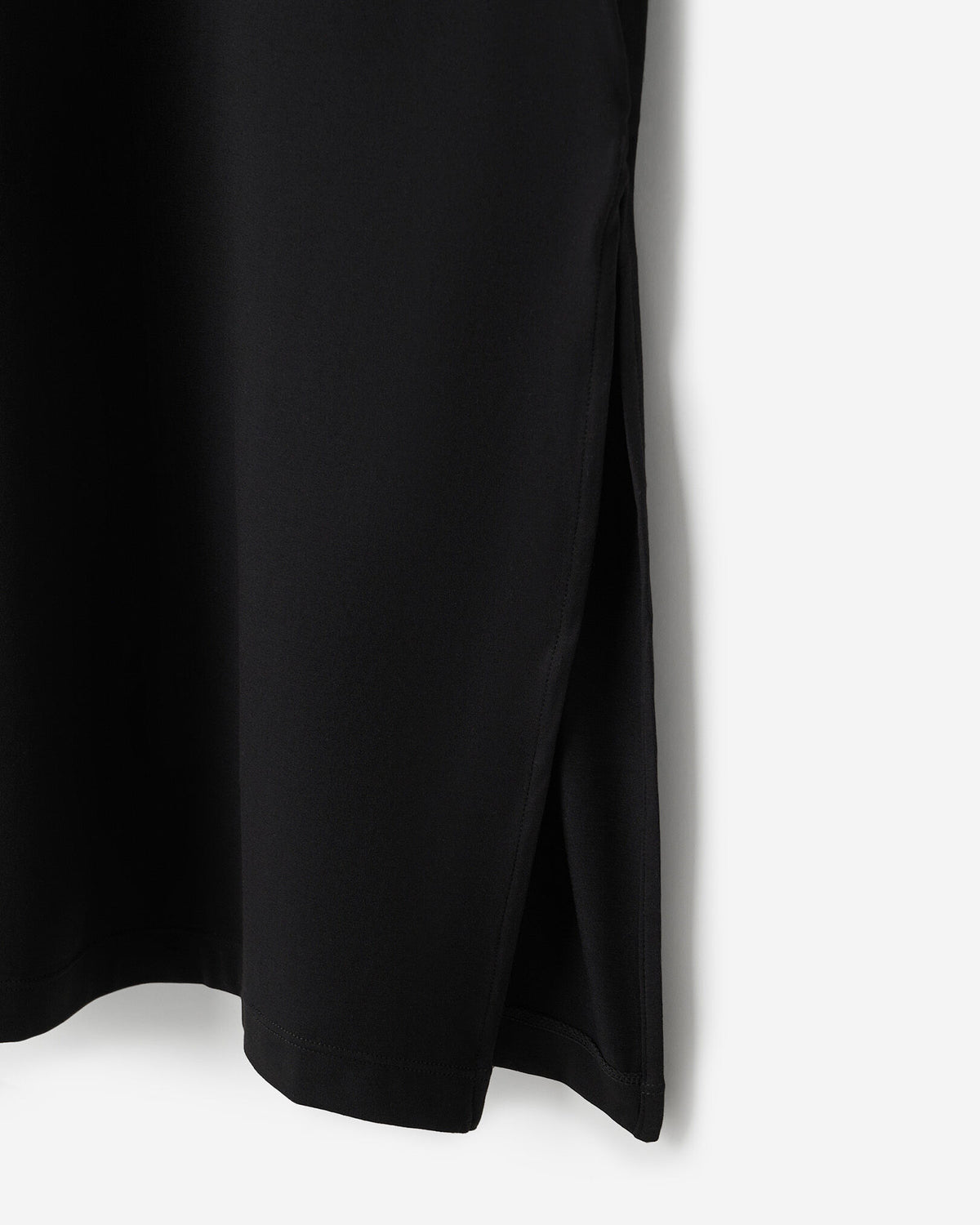 Renew Knit Short Sleeve Dress / BLACK