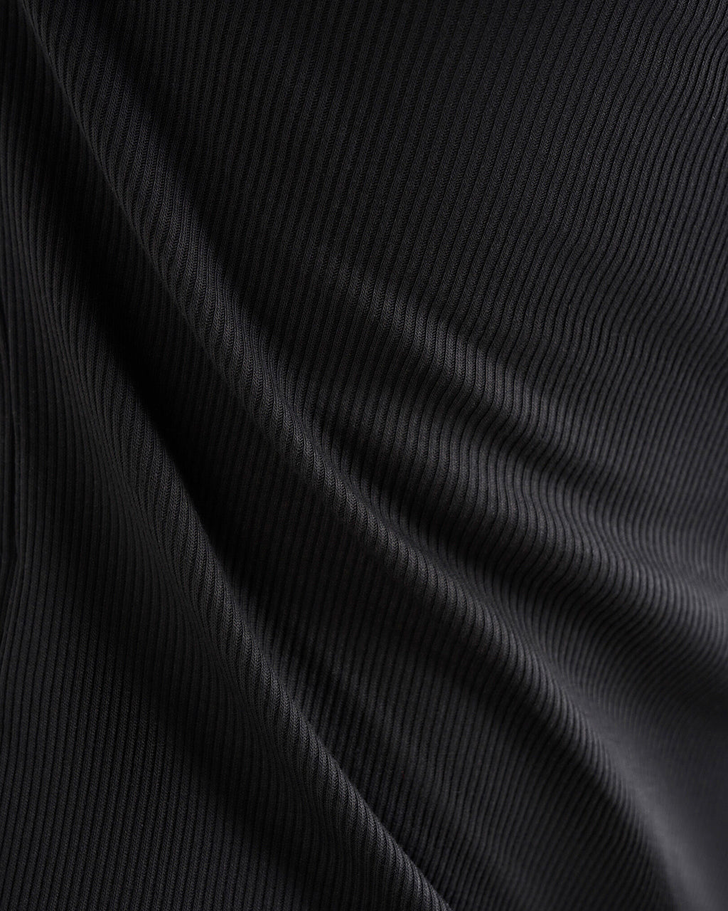 Roam Rib Fitted Long Sleeve Henley / BLACK