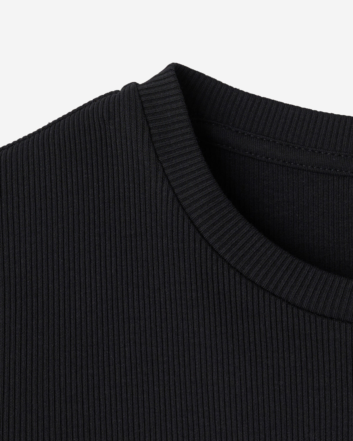 Roam Rib Fitted Short Sleeve Top / BLACK