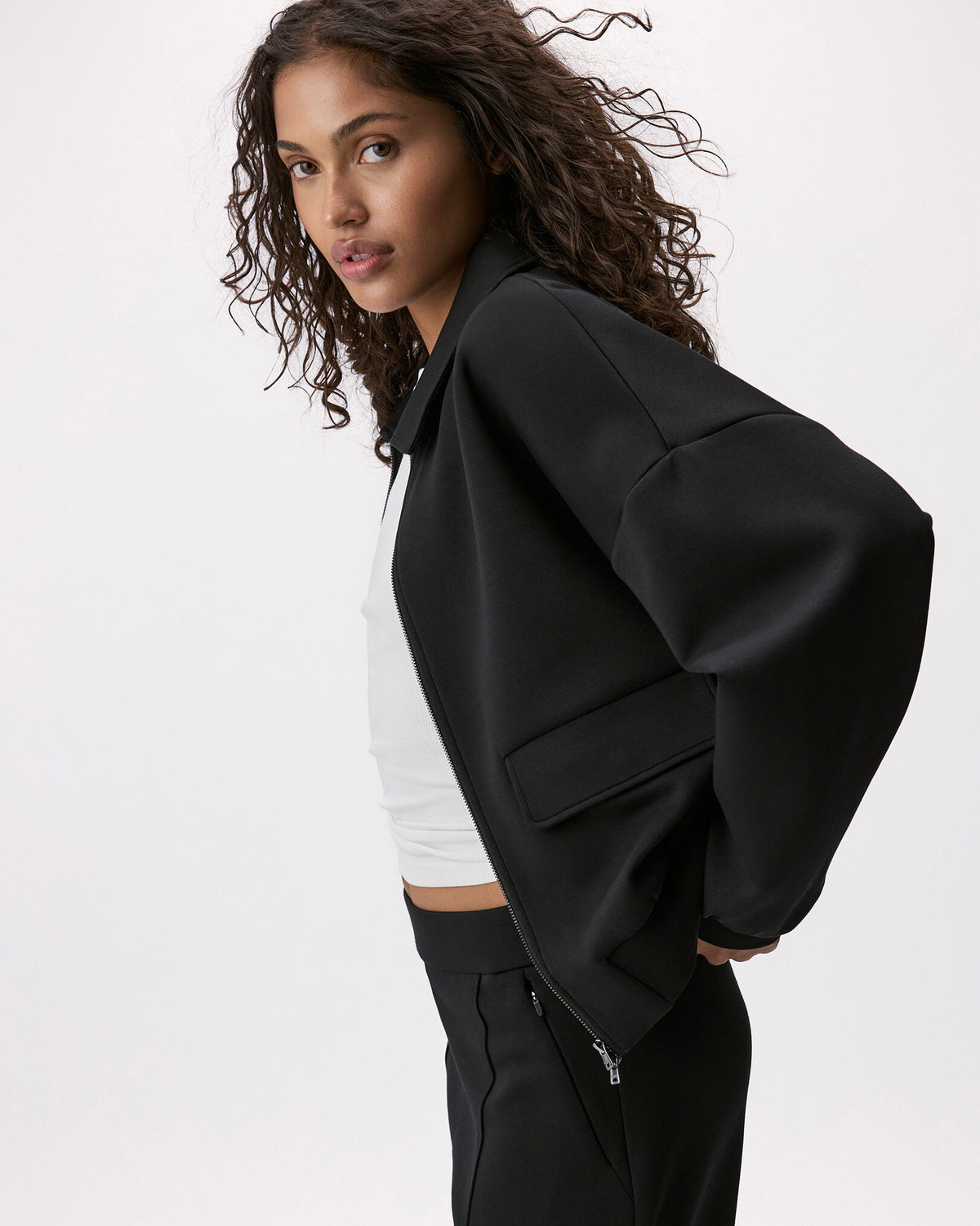Roam Jacket / BLACK