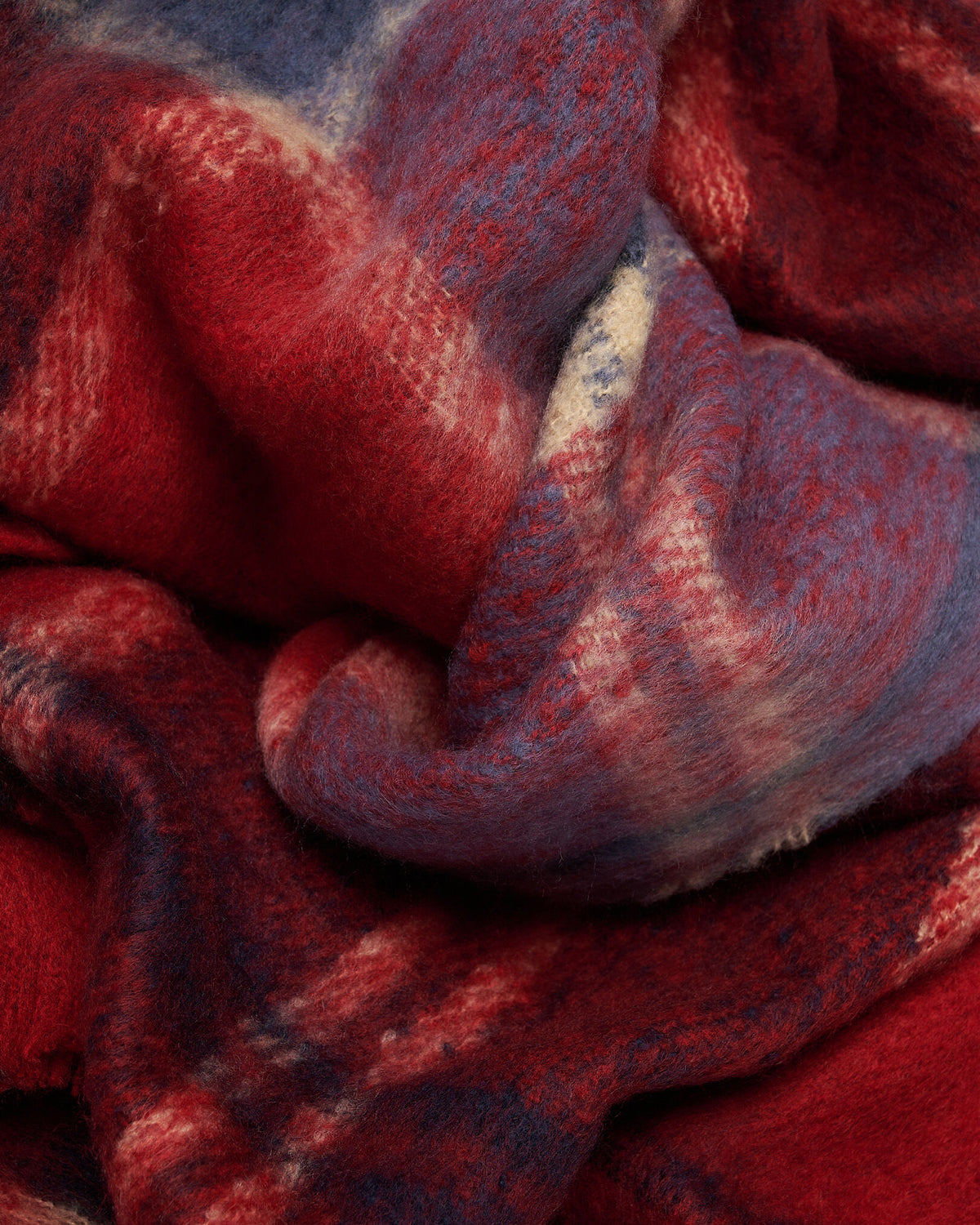 Plaid Throw / CABIN RED SMOKE LAKE