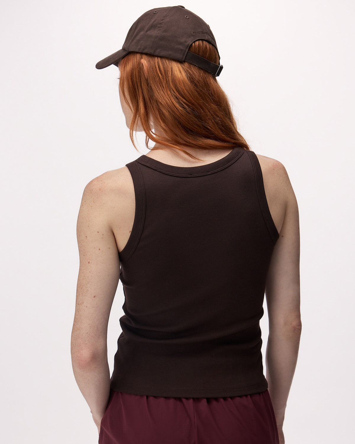 Roam Rib Fitted Tank Top / BLACK COFFEE