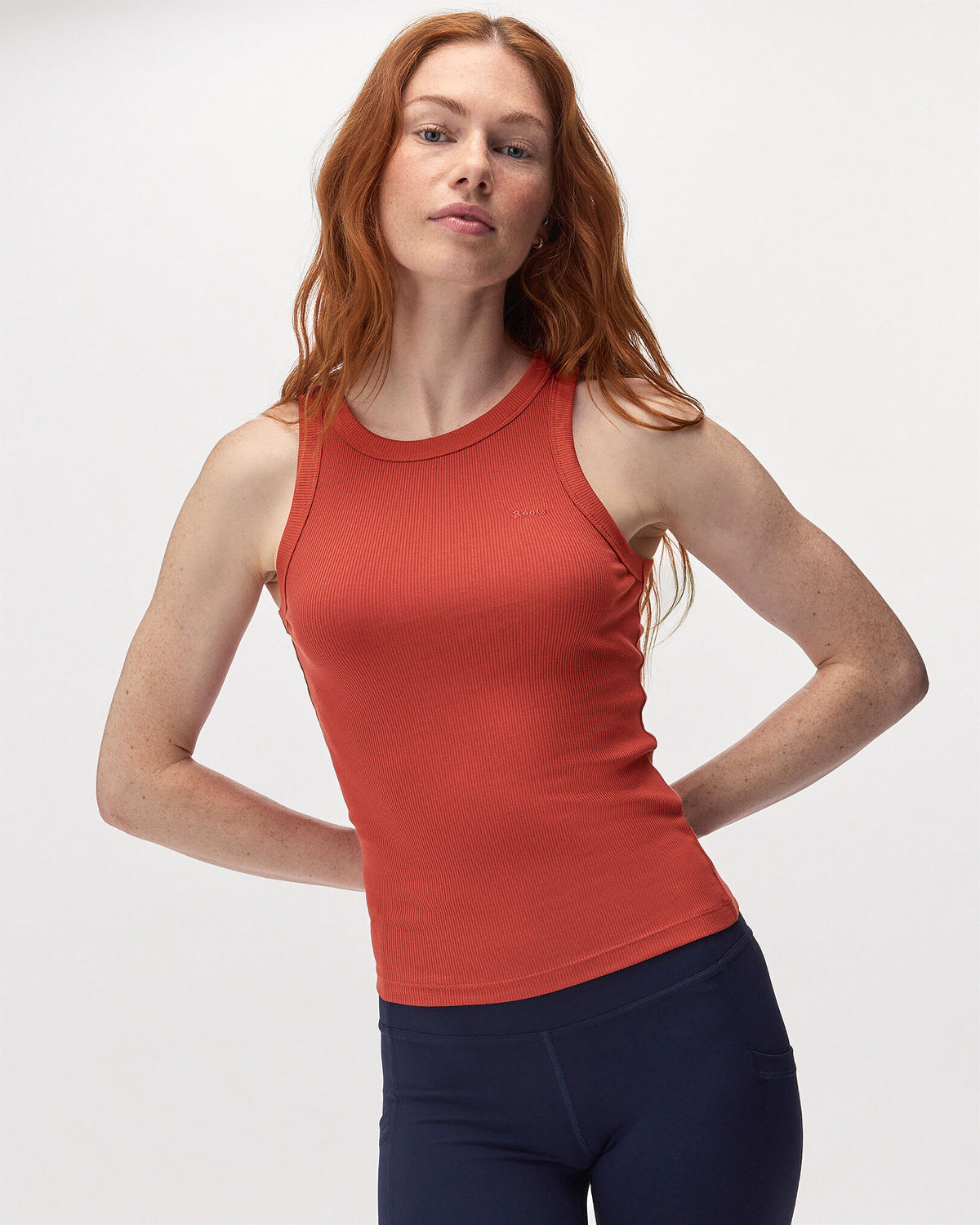 Roam Rib Fitted Tank Top / CANYON RED