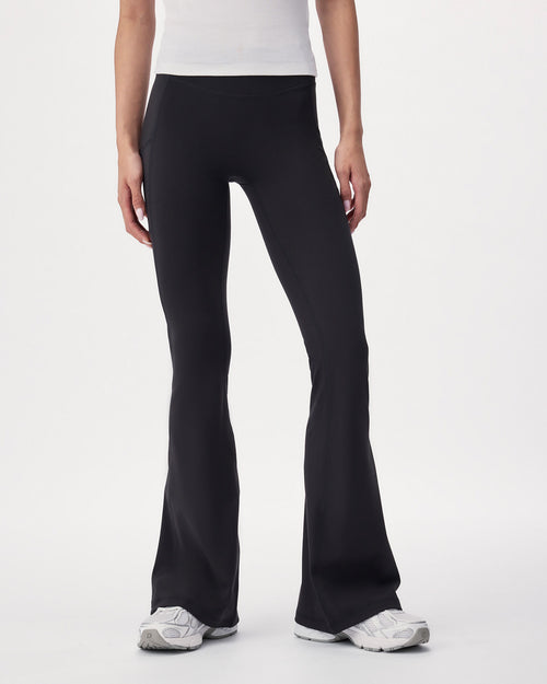 Active Knit Flare Legging / BLACK